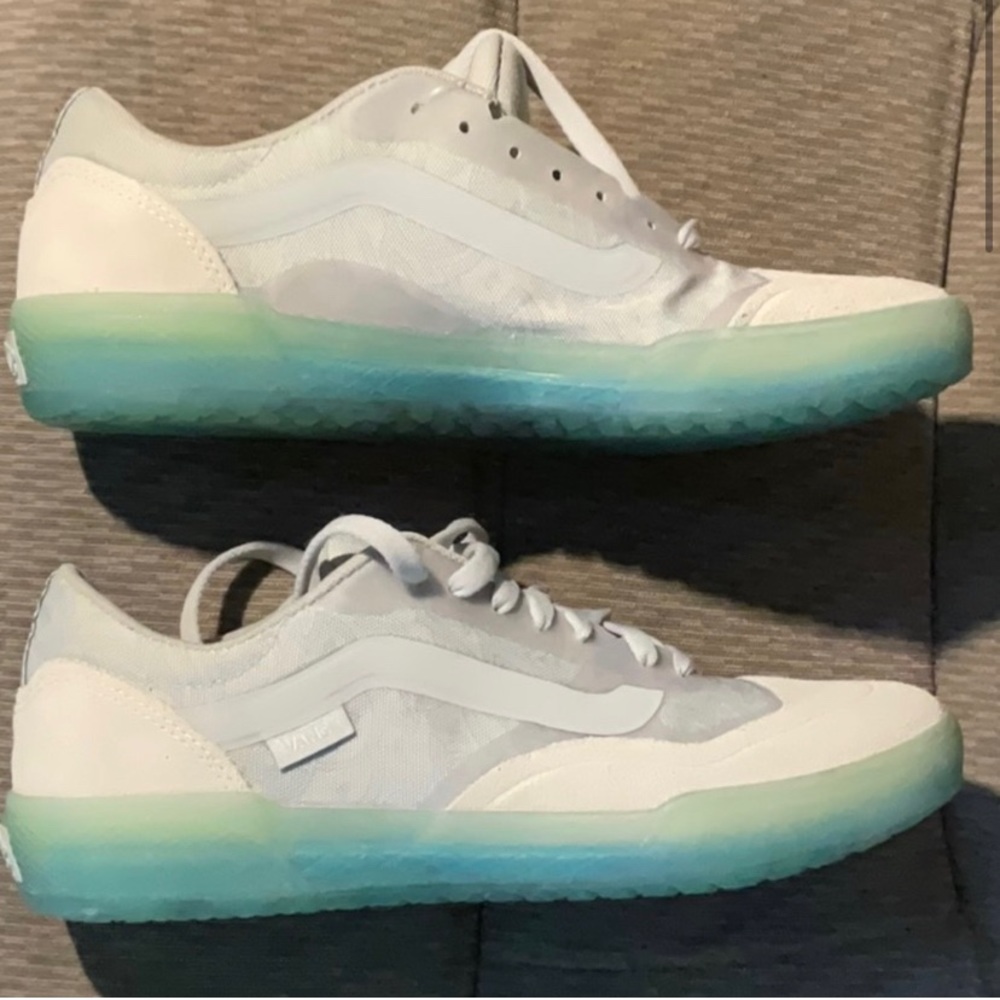 Vans Ave pros
